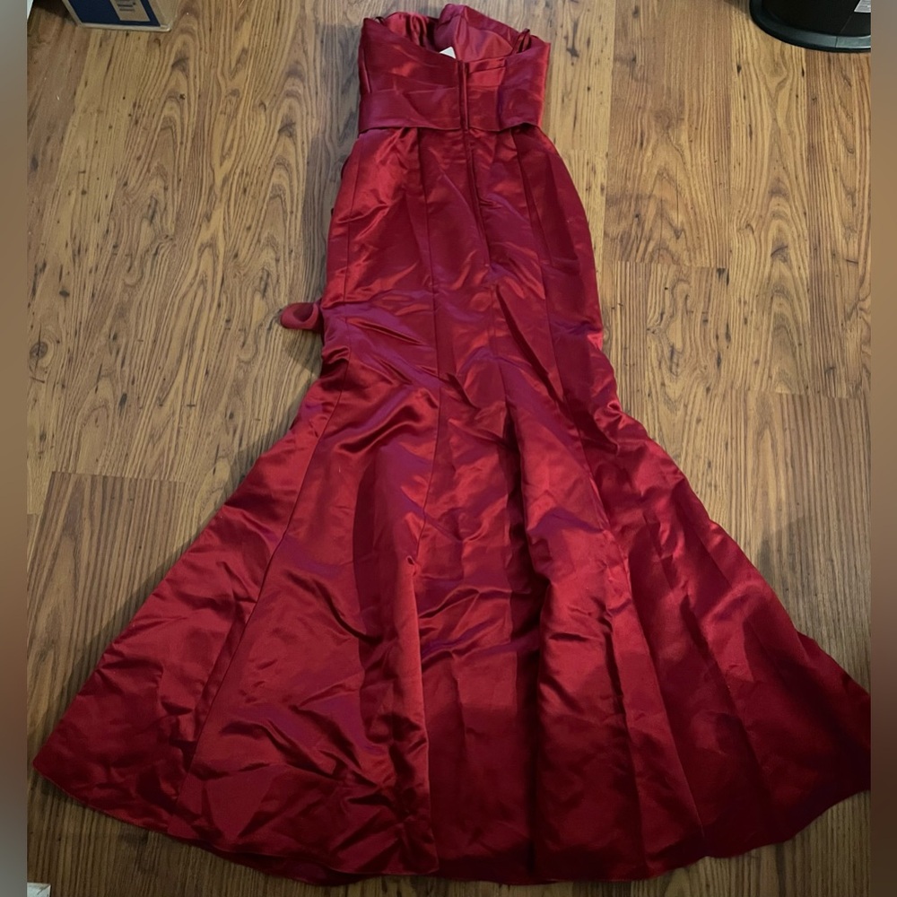 Allure Bridals Red Ruffle Sweat Heart floral appliqué Gown New with Tags